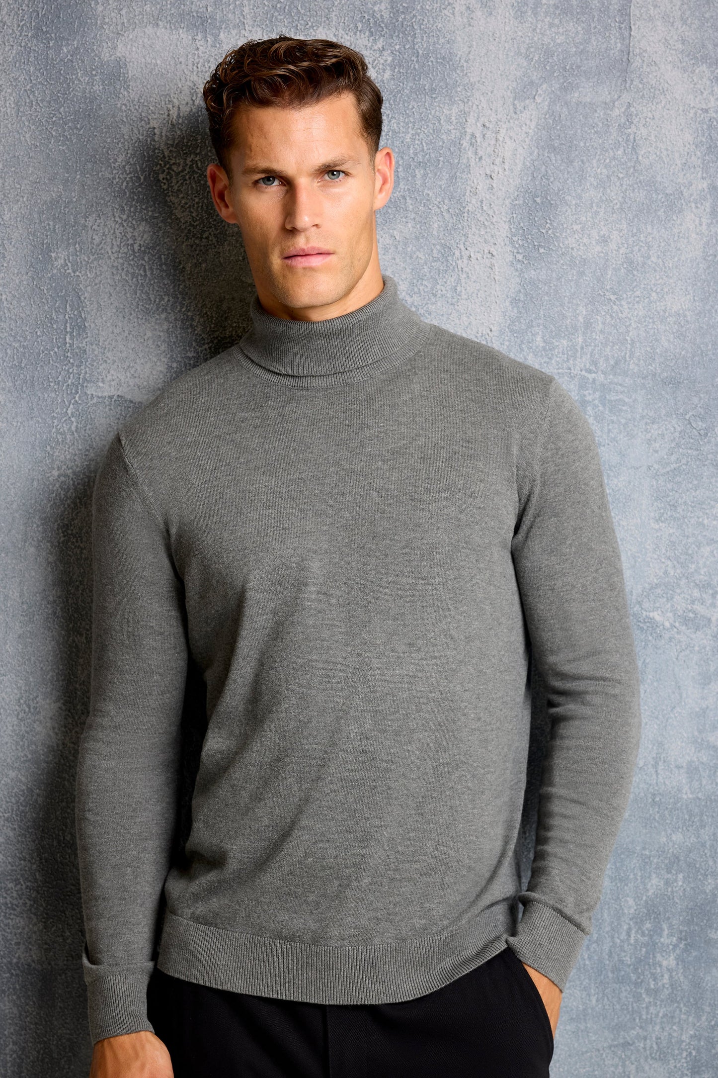 The Form Rollneck sweater 