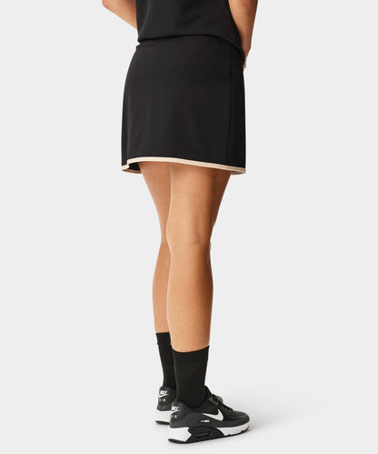 The Onyx Stretch Short